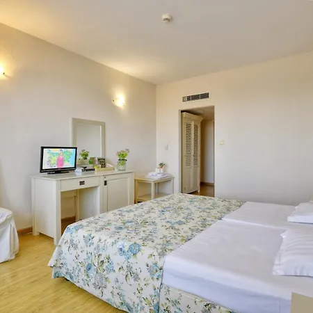 Hotel Alekta - Free Parking 3*