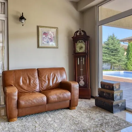 Alekta - Free Parking Хотел 3*