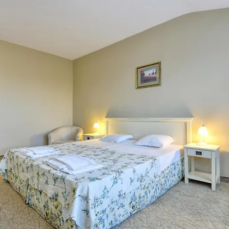 Alekta - Free Parking Хотел