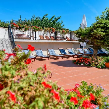 Hotel Alekta - Free Parking 3*