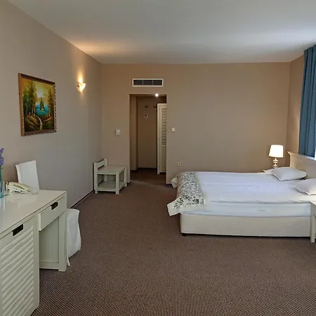 Alekta - Free Parking Хотел